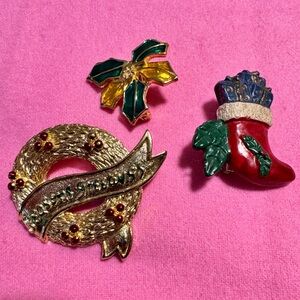 3 vintage Christmas pins